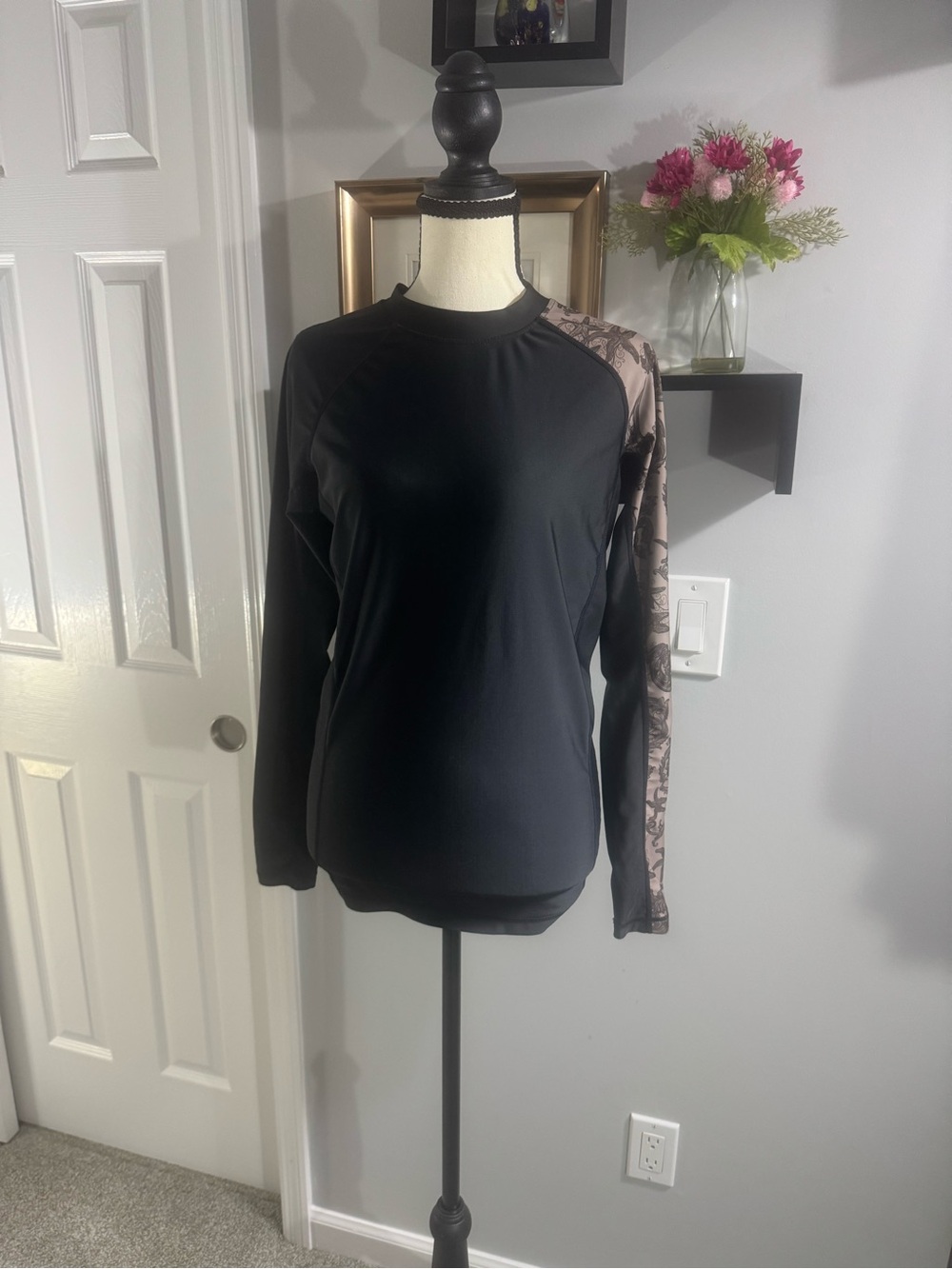 Huge Sports Surfer Black Long-Sleeve UPF 50+ Sun Protection Rashguard
